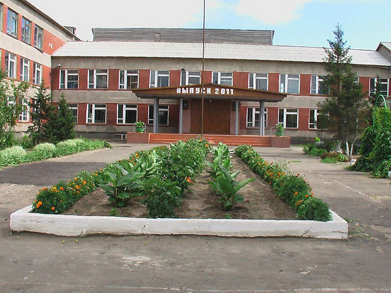 Фасад школы Ключевская СОШ №2