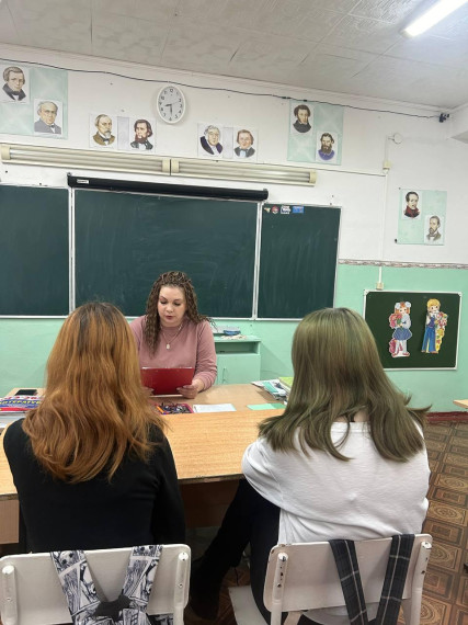 Школьники нашей школы посетили выставку "Наши фотографы" в Ключевском районном музее..